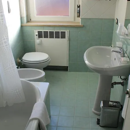 Apartment Residenza Caprera Di Viviani - Loc-02522 Verona